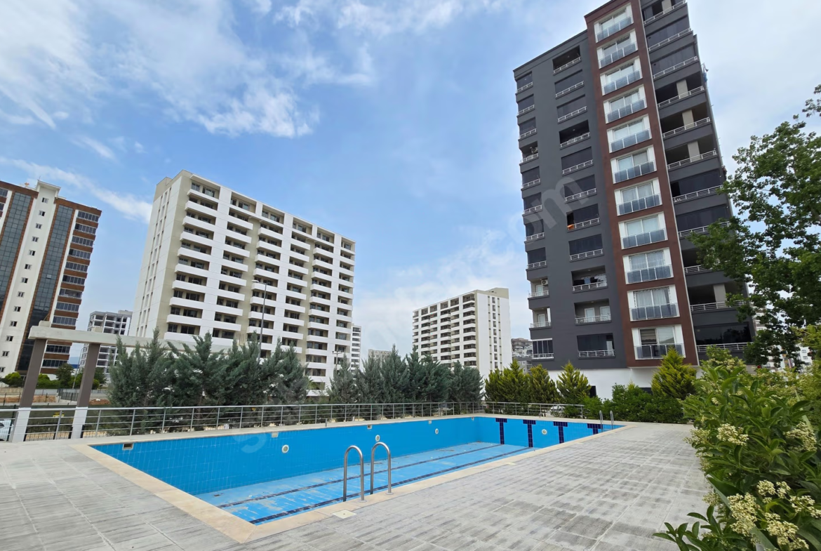 Mersin Mezitli Deniz Mahallesi 2+1 110 m² Doğalgaz Kombili Satılık Daire