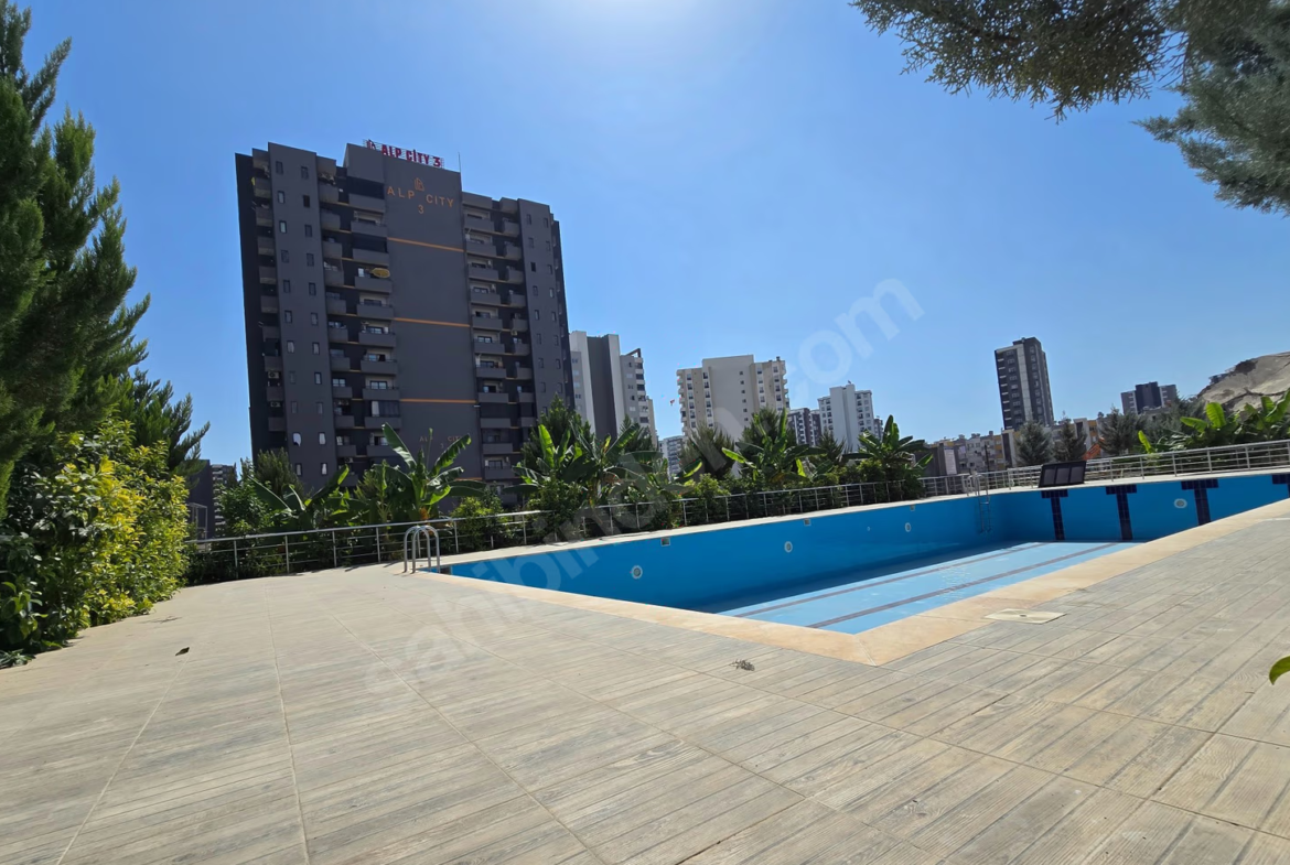 Mersin Mezitli Deniz Mahallesi 2+1 110 m² Doğalgaz Kombili Satılık Daire
