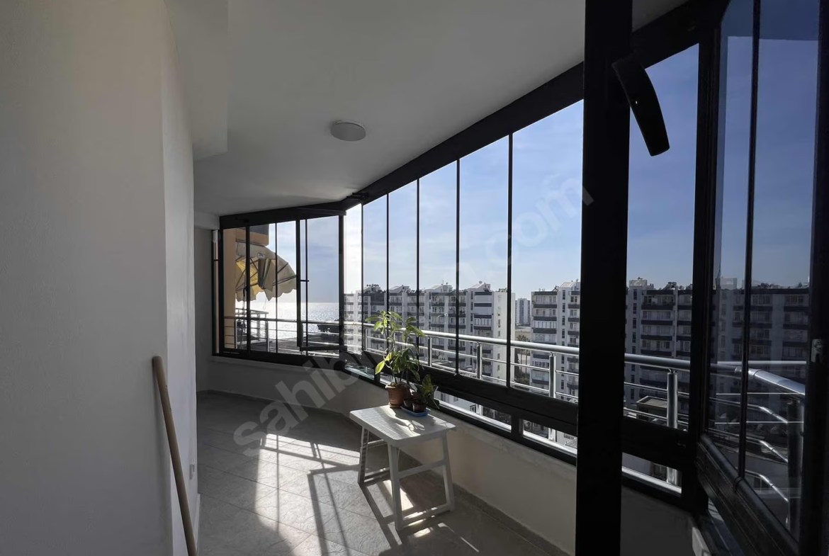 Mersin Mezitli Deniz Mahallesi 2+1 120 m² Doğalgaz Kombili Satılık Daire