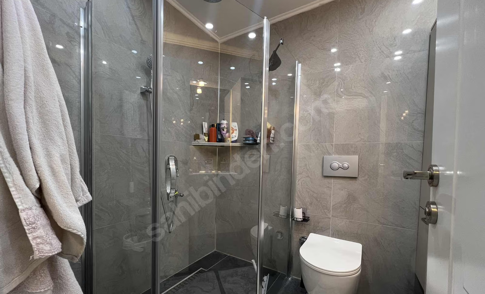 Mersin Mezitli Deniz Mahallesi 2+1 120 m² Doğalgaz Kombili Satılık Daire