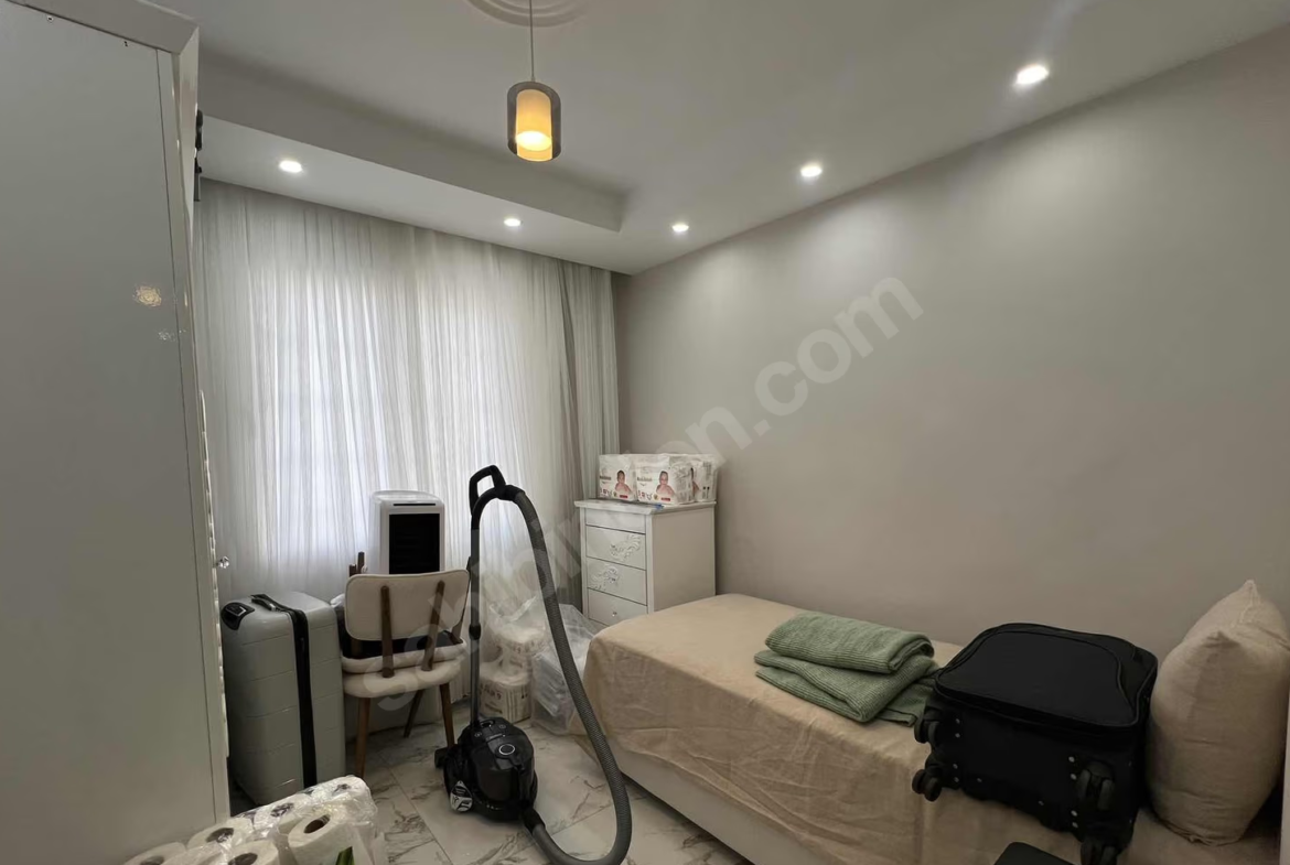 Mersin Mezitli Deniz Mahallesi 2+1 120 m² Doğalgaz Kombili Satılık Daire