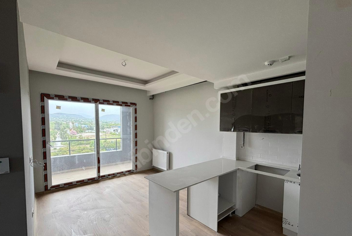 Mersin Mezitli Deniz Mahallesi 2+1 65 m² Doğalgaz Kombili Satılık Daire