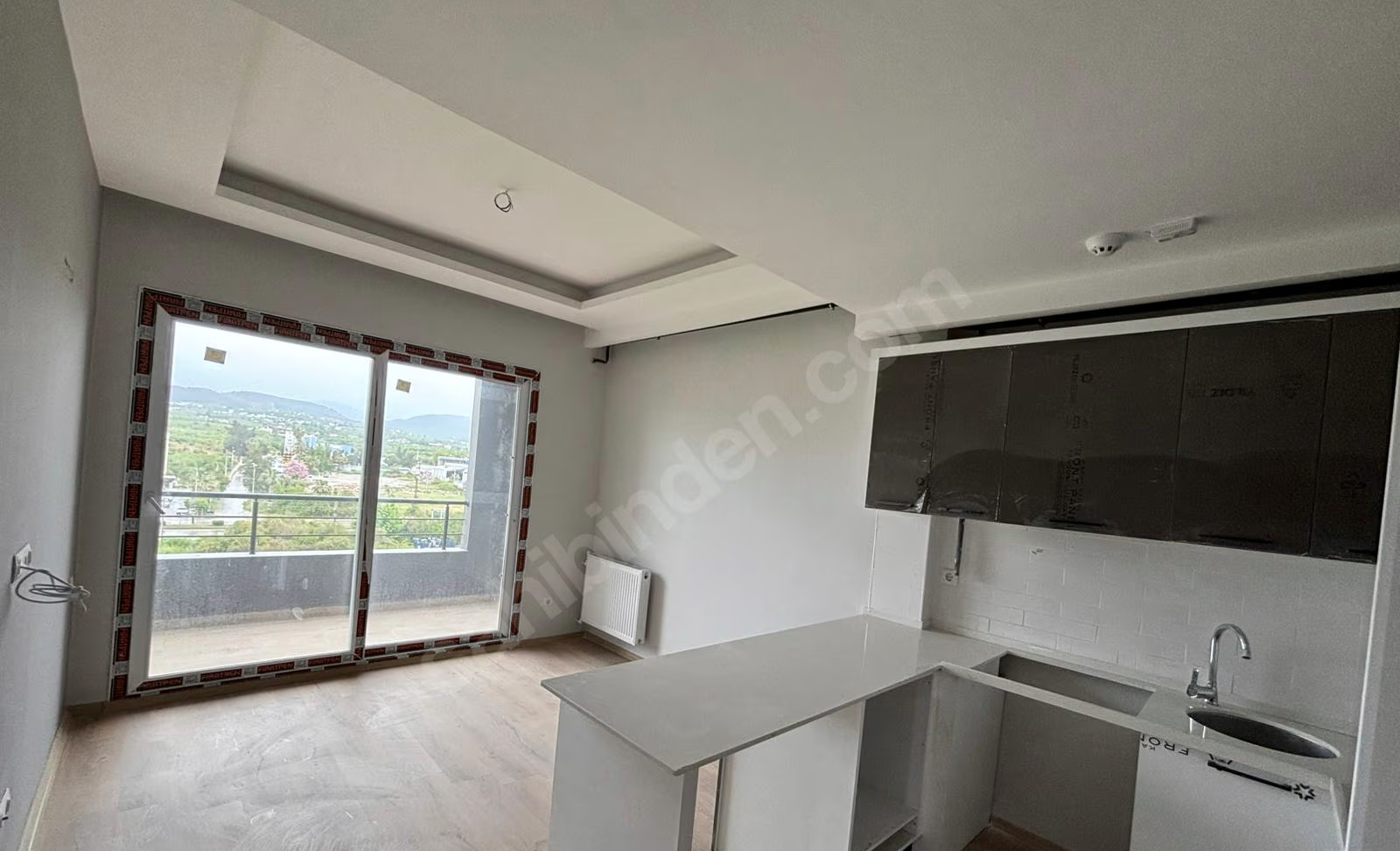Mersin Mezitli Deniz Mahallesi 2+1 65 m² Doğalgaz Kombili Satılık Daire