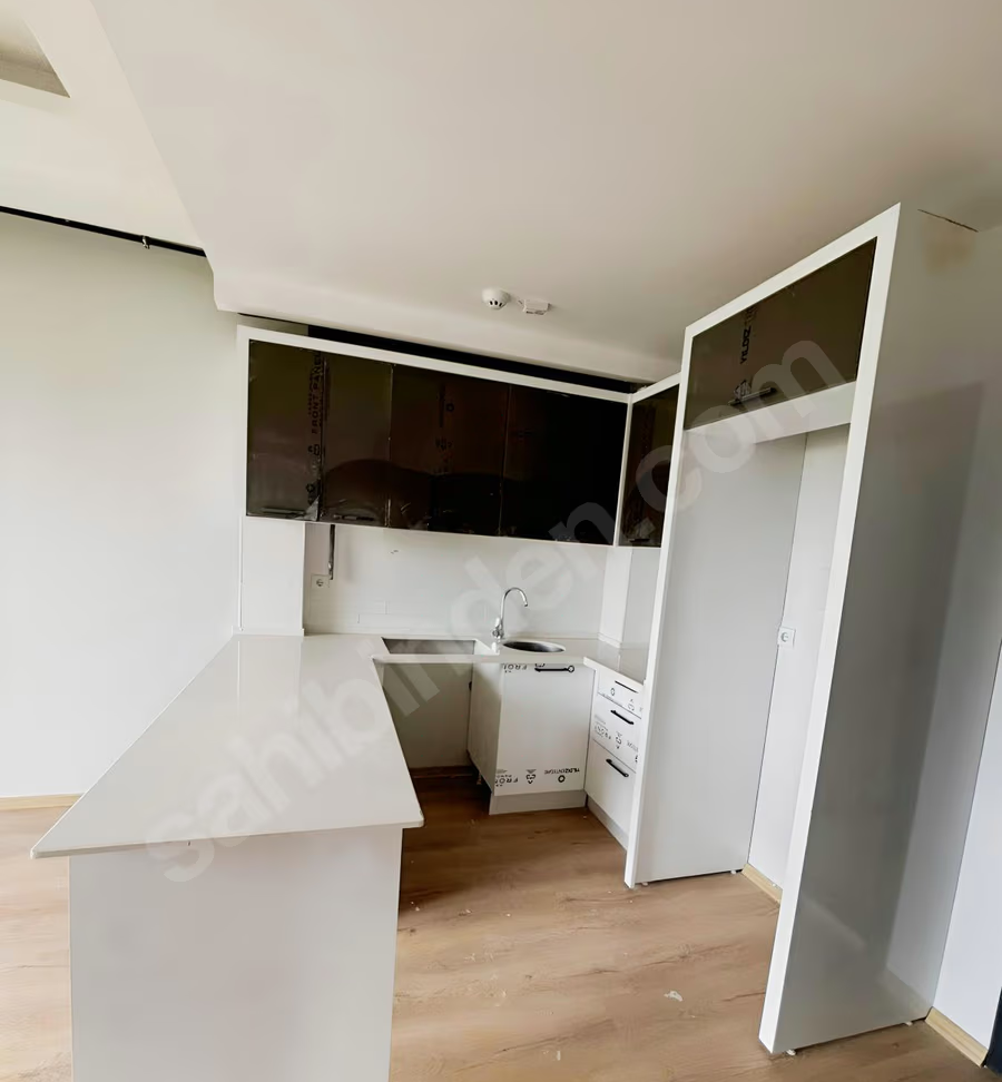 Mersin Mezitli Deniz Mahallesi 2+1 65 m² Doğalgaz Kombili Satılık Daire