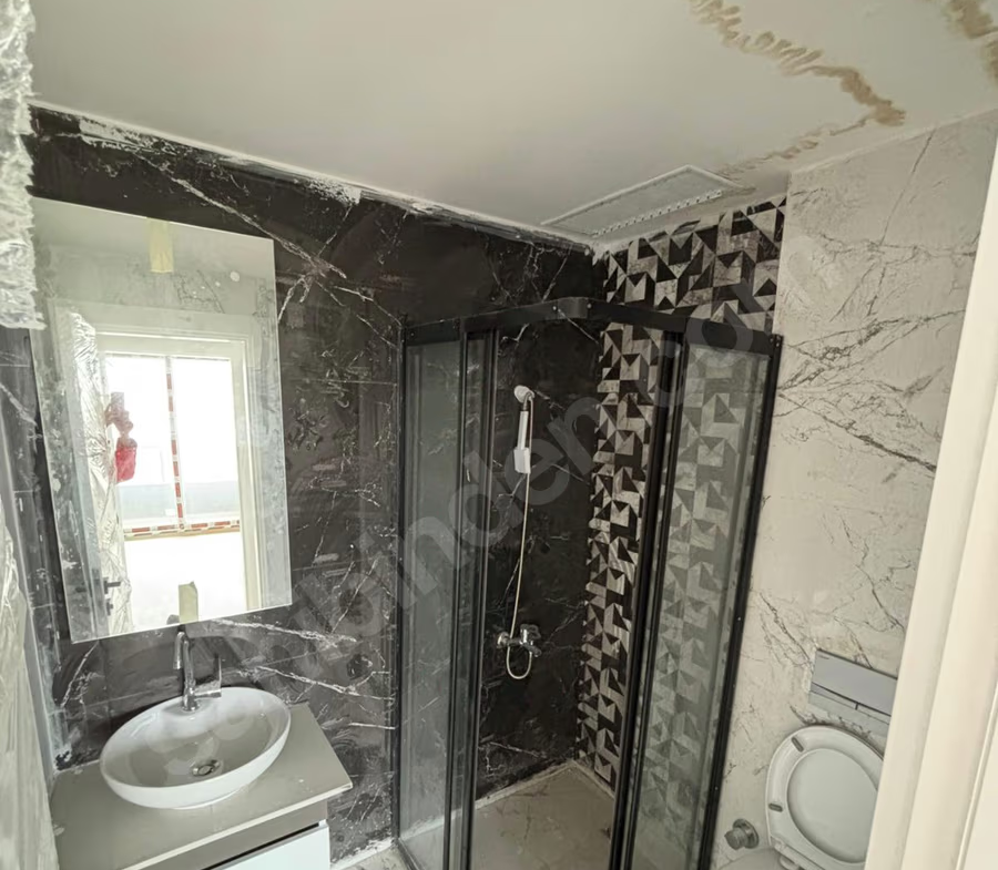 Mersin Mezitli Deniz Mahallesi 2+1 65 m² Doğalgaz Kombili Satılık Daire