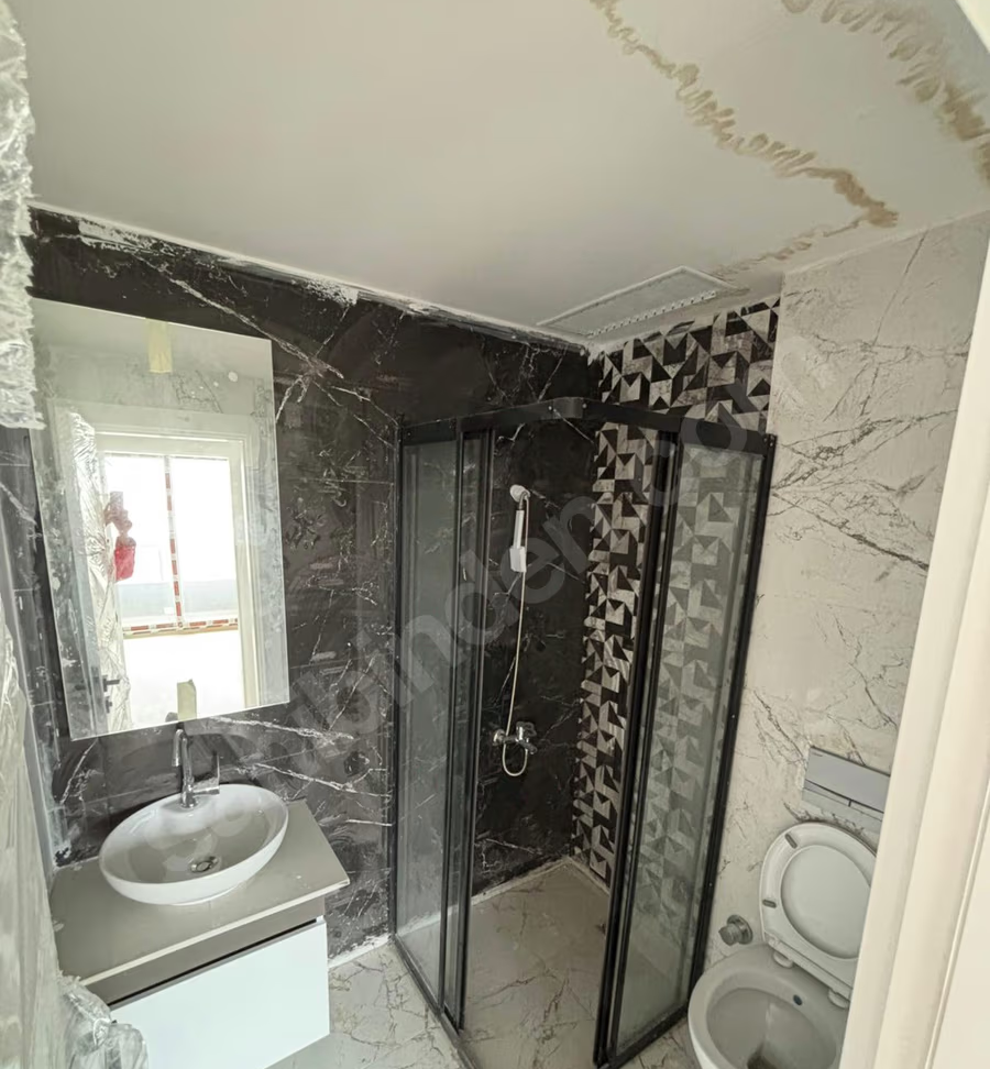 Mersin Mezitli Deniz Mahallesi 2+1 65 m² Doğalgaz Kombili Satılık Daire