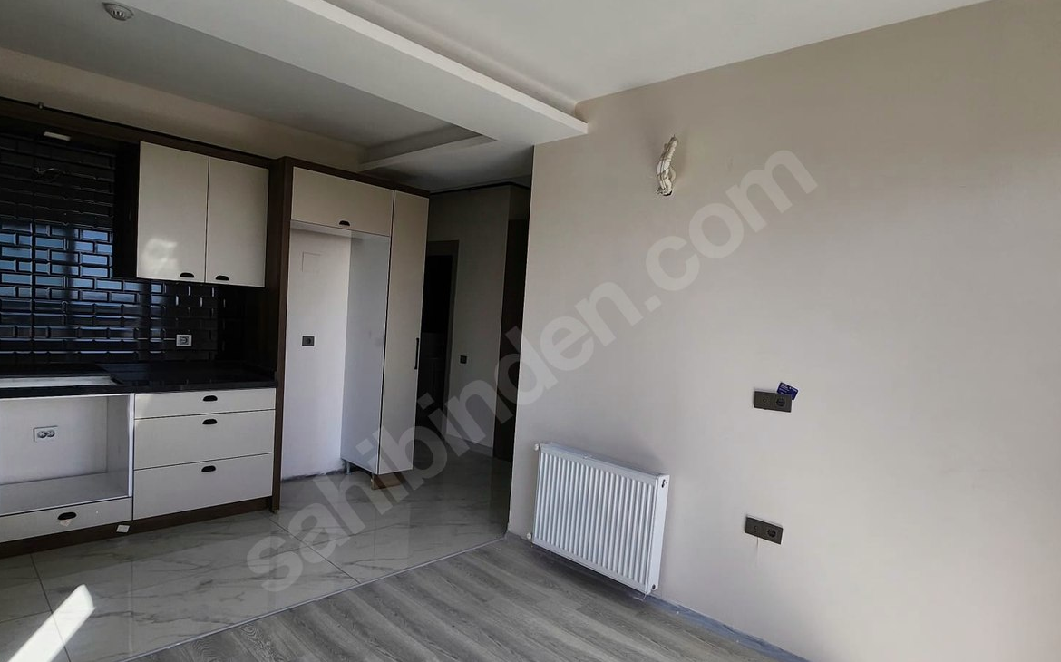 Mersin Mezitli Deniz Mahallesi 2+1 85 m² Doğalgaz Kombili Kiralık Daire