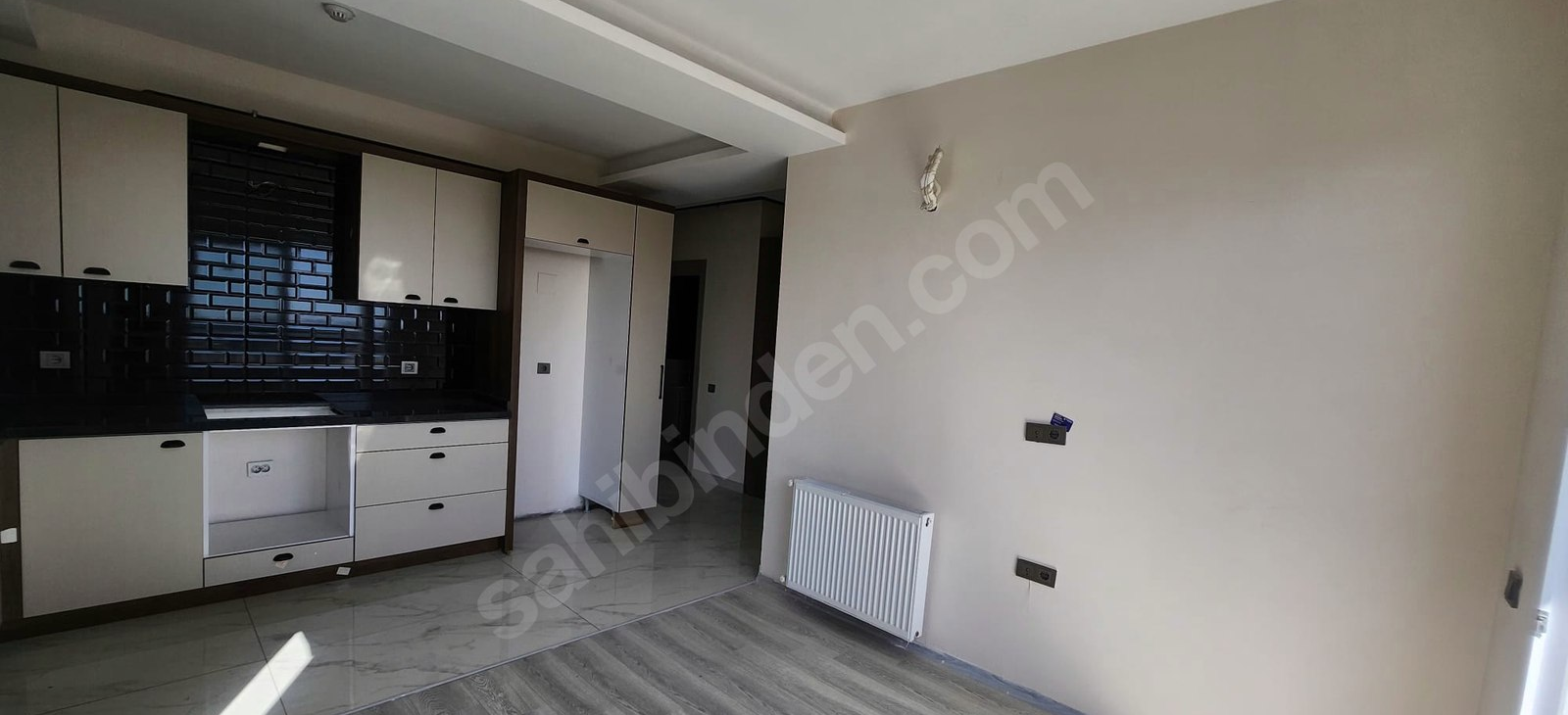 Mersin Mezitli Deniz Mahallesi 2+1 85 m² Doğalgaz Kombili Kiralık Daire
