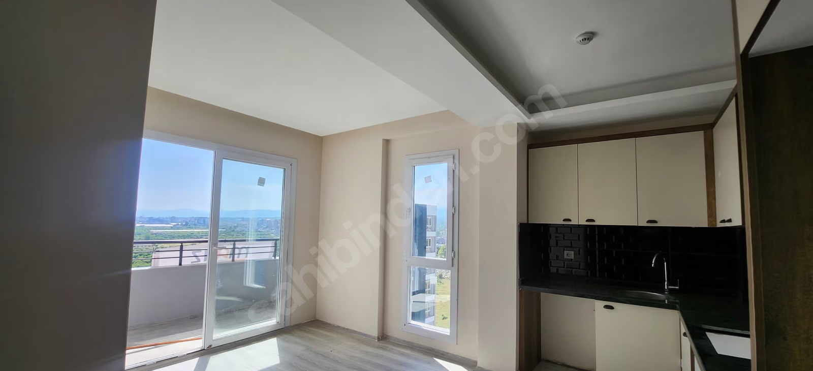 Mersin Mezitli Deniz Mahallesi 2+1 85 m² Doğalgaz Kombili Kiralık Daire