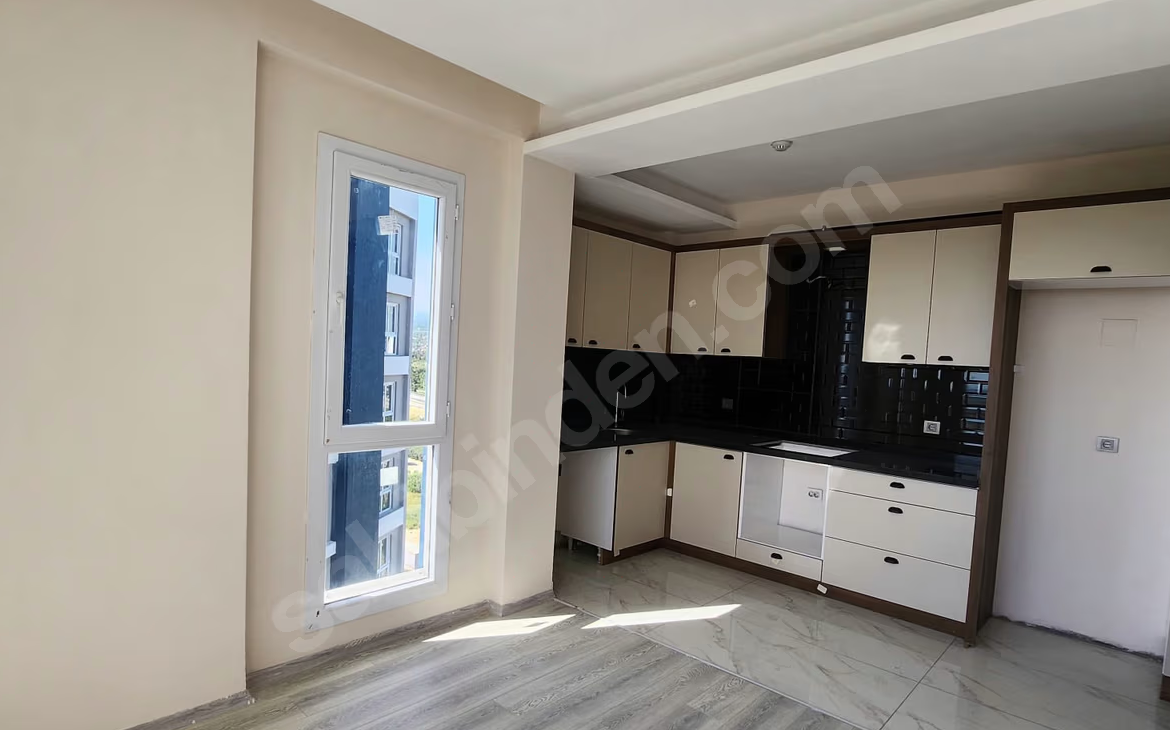Mersin Mezitli Deniz Mahallesi 2+1 85 m² Doğalgaz Kombili Kiralık Daire