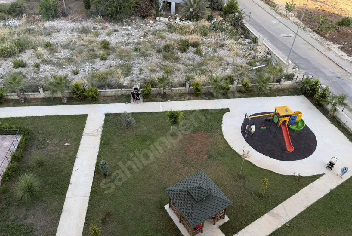 Mersin Mezitli Deniz Mahallesi 2+1 85 m² Doğalgaz Kombili Satılık Daire