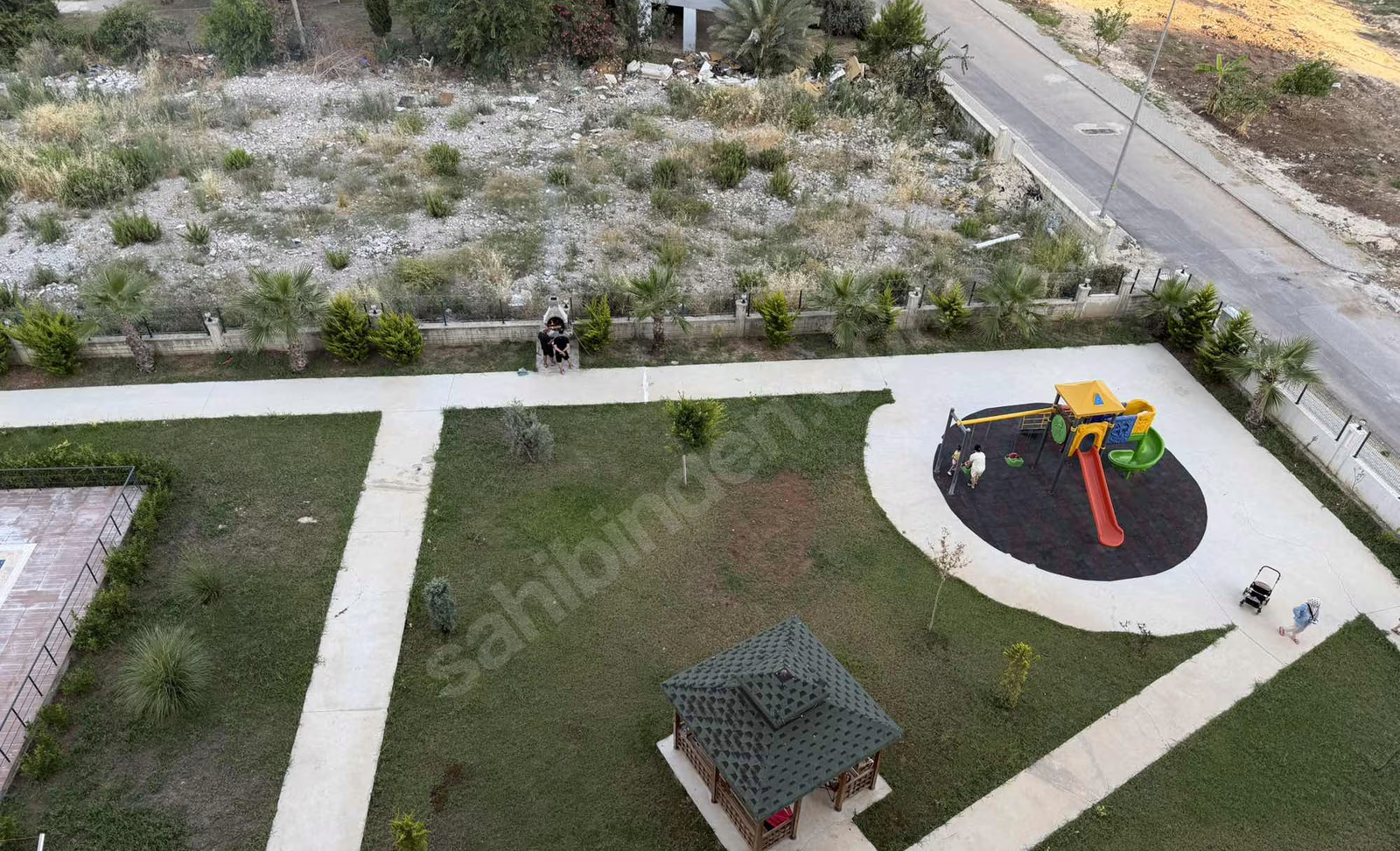 Mersin Mezitli Deniz Mahallesi 2+1 85 m² Doğalgaz Kombili Satılık Daire