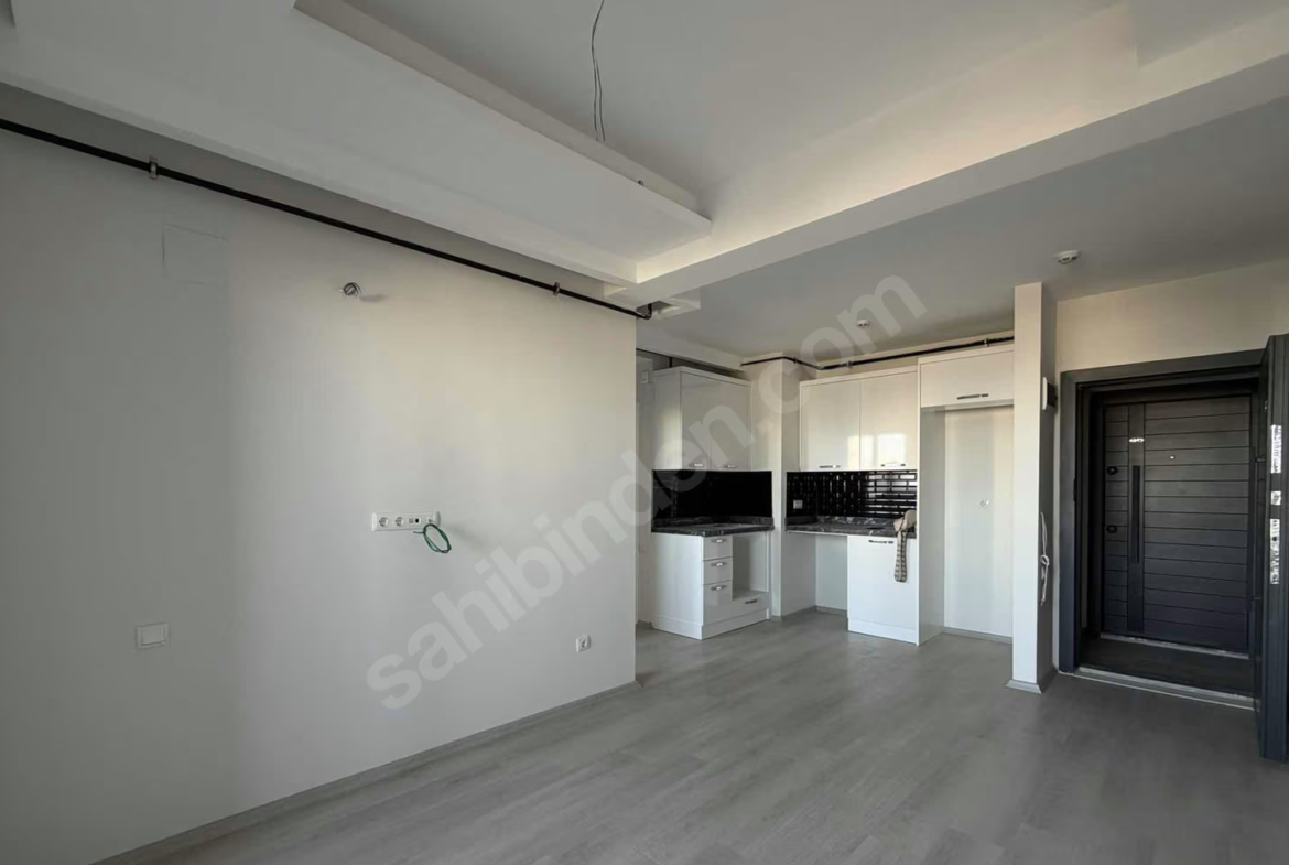 Mersin Mezitli Deniz Mahallesi 2+1 85 m² Doğalgaz Kombili Satılık Daire