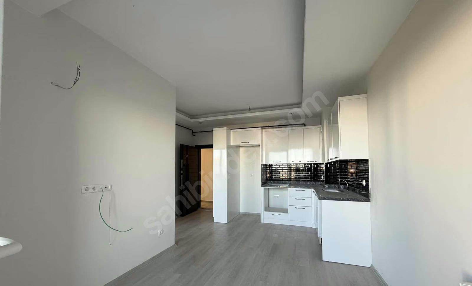 Mersin Mezitli Deniz Mahallesi 2+1 85 m² Doğalgaz Kombili Satılık Daire