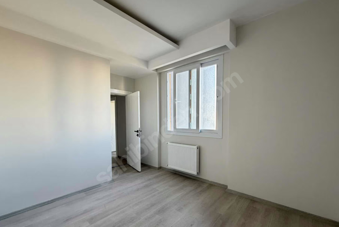 Mersin Mezitli Deniz Mahallesi 2+1 85 m² Doğalgaz Kombili Satılık Daire