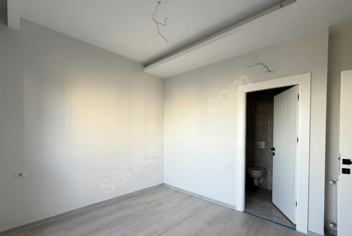 Mersin Mezitli Deniz Mahallesi 2+1 85 m² Doğalgaz Kombili Satılık Daire