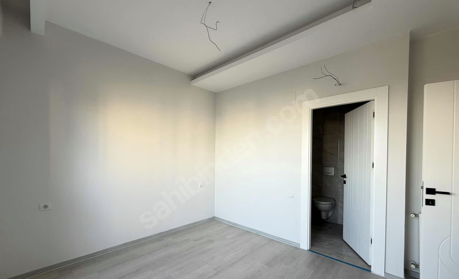 Mersin Mezitli Deniz Mahallesi 2+1 85 m² Doğalgaz Kombili Satılık Daire