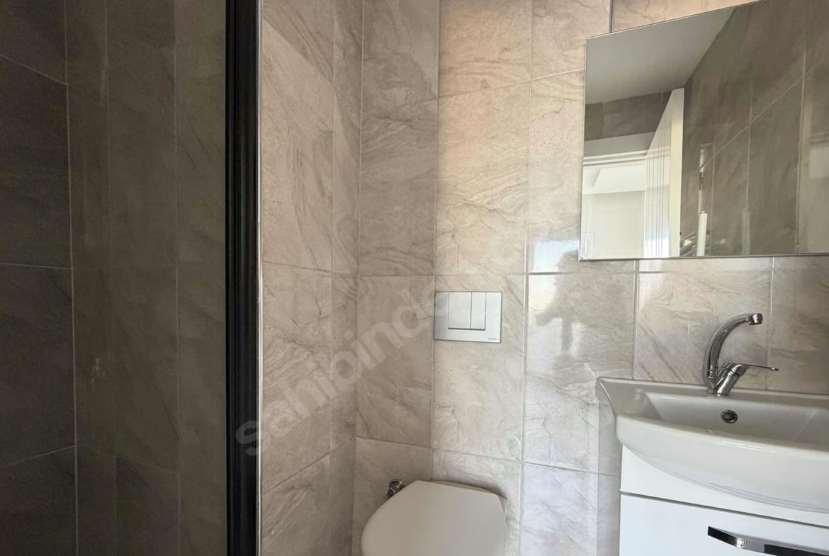Mersin Mezitli Deniz Mahallesi 2+1 85 m² Doğalgaz Kombili Satılık Daire