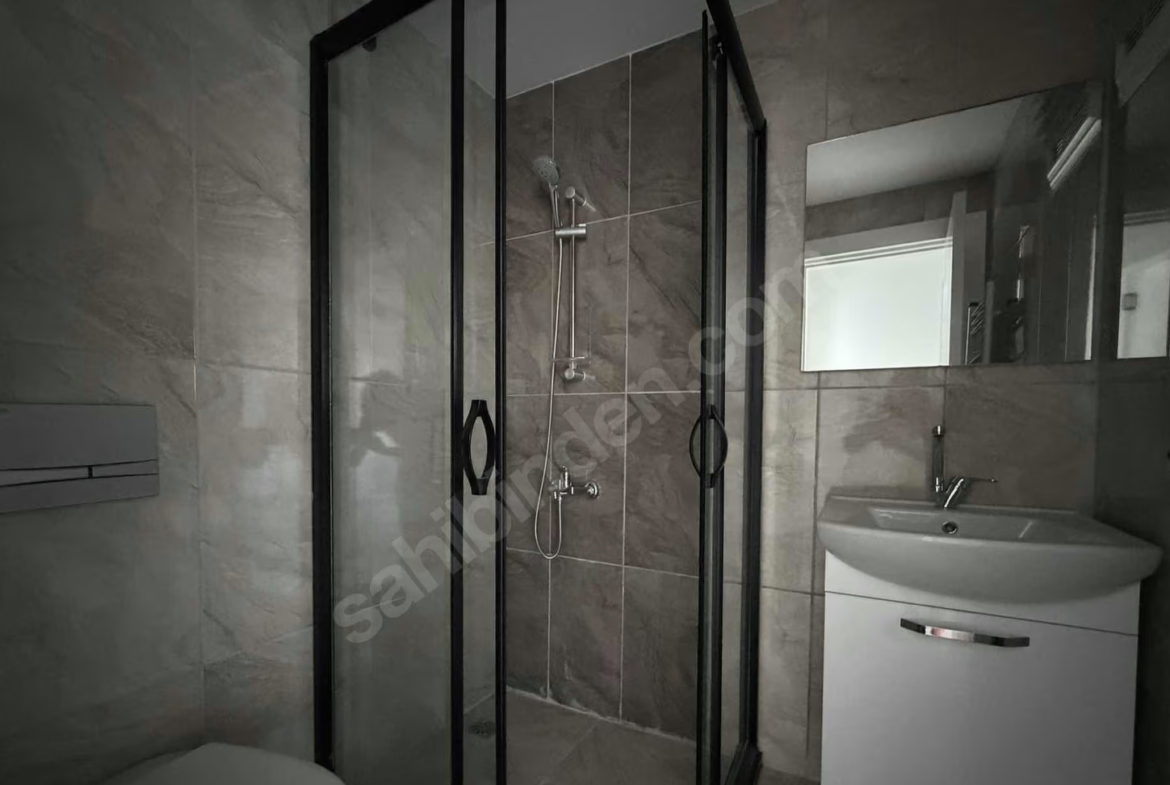 Mersin Mezitli Deniz Mahallesi 2+1 85 m² Doğalgaz Kombili Satılık Daire