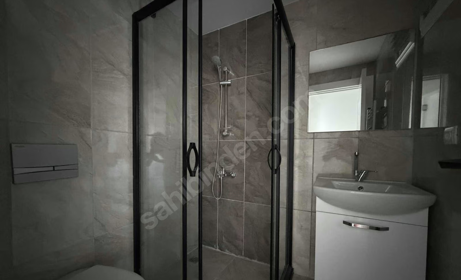 Mersin Mezitli Deniz Mahallesi 2+1 85 m² Doğalgaz Kombili Satılık Daire