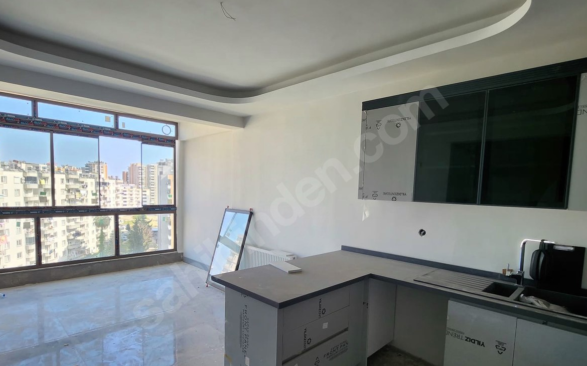 Mersin Mezitli Deniz Mahallesi 2+1 90 m² Doğalgaz Kombili Satılık Daire