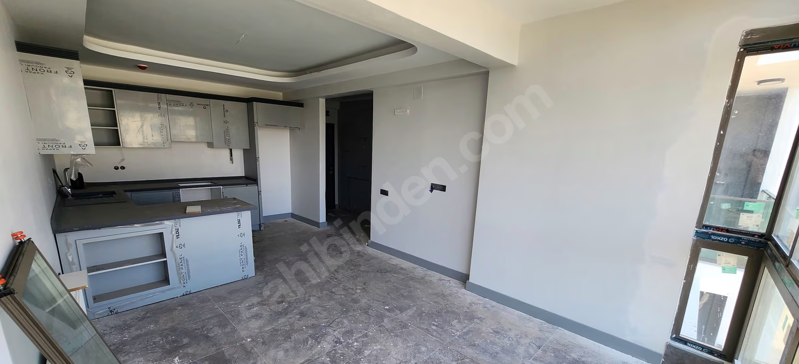 Mersin Mezitli Deniz Mahallesi 2+1 90 m² Doğalgaz Kombili Satılık Daire