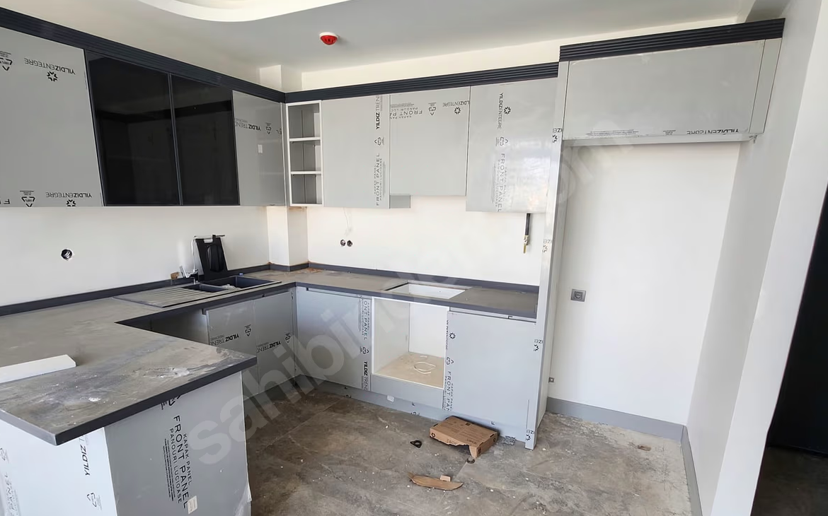 Mersin Mezitli Deniz Mahallesi 2+1 90 m² Doğalgaz Kombili Satılık Daire