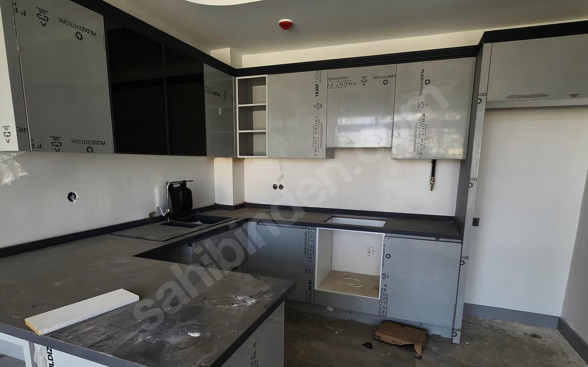 Mersin Mezitli Deniz Mahallesi 2+1 90 m² Doğalgaz Kombili Satılık Daire