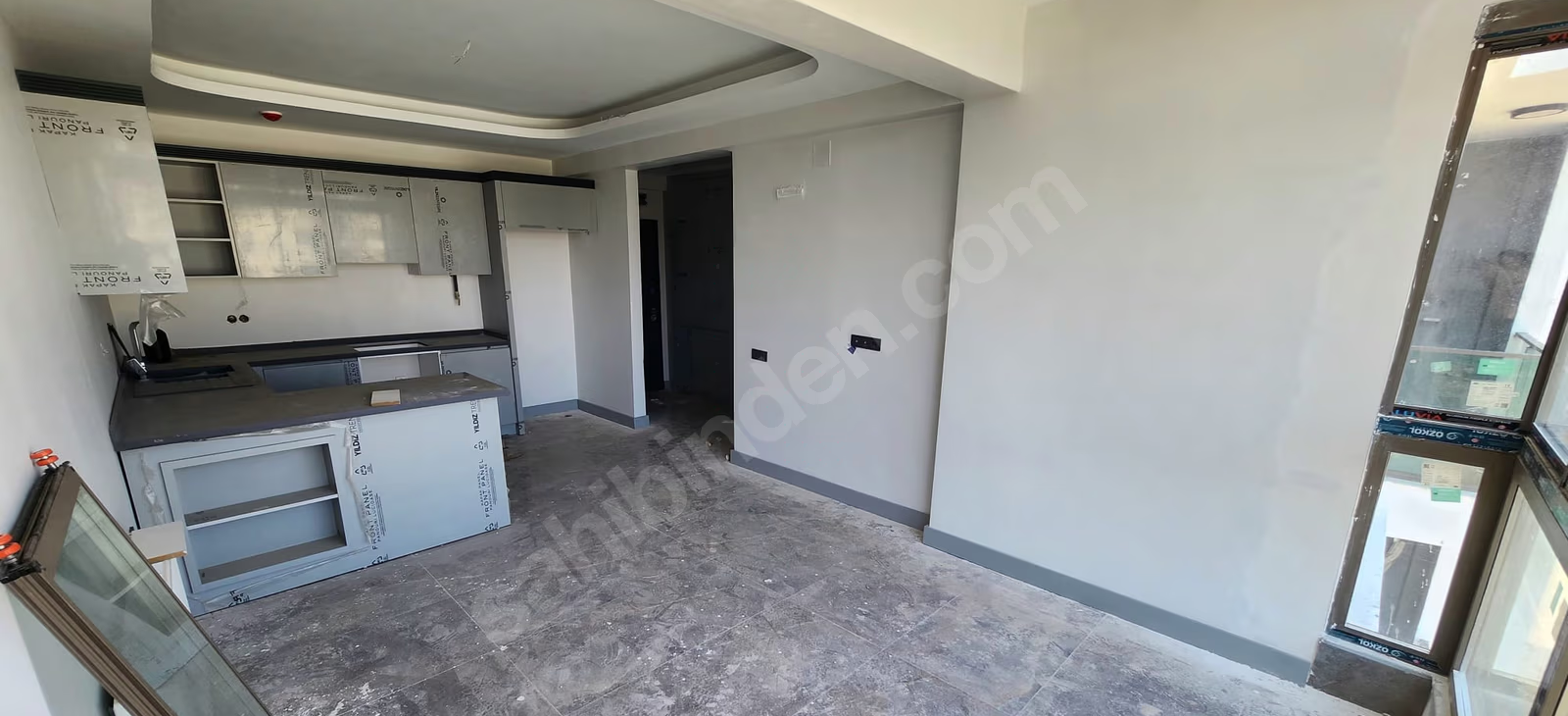 Mersin Mezitli Deniz Mahallesi 2+1 90 m² Doğalgaz Kombili Satılık Daire