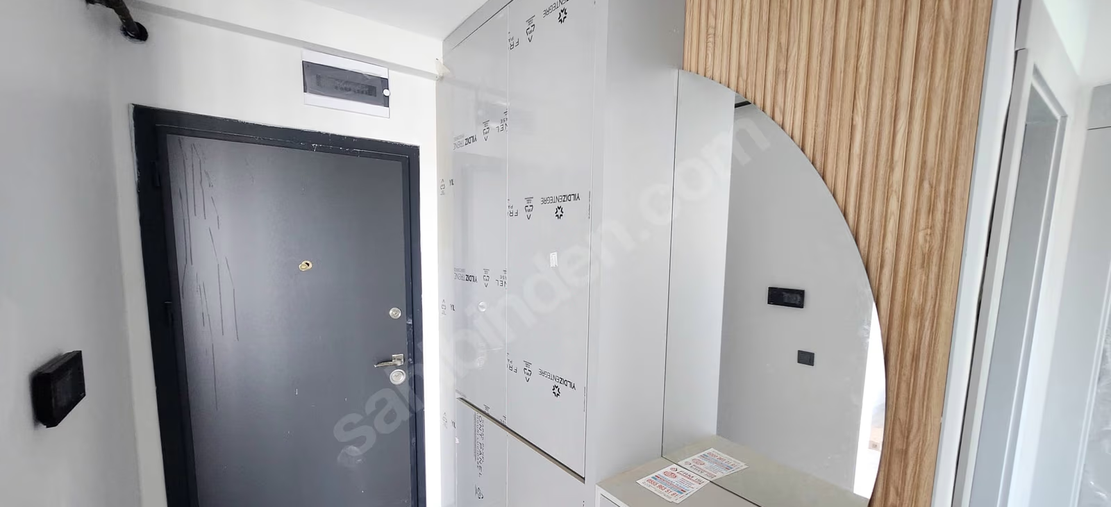 Mersin Mezitli Deniz Mahallesi 2+1 90 m² Doğalgaz Kombili Satılık Daire