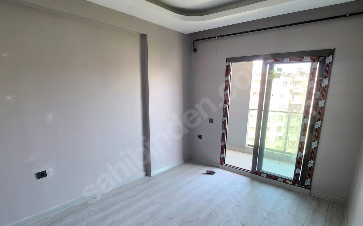Mersin Mezitli Deniz Mahallesi 2+1 90 m² Doğalgaz Kombili Satılık Daire