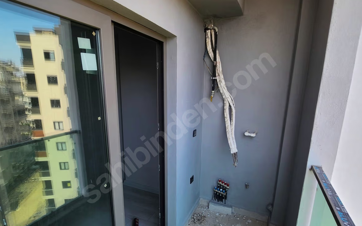 Mersin Mezitli Deniz Mahallesi 2+1 90 m² Doğalgaz Kombili Satılık Daire
