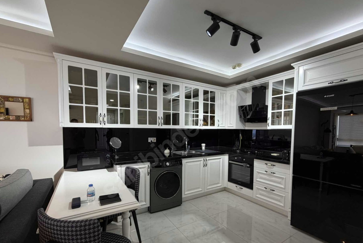Mersin Mezitli Deniz Mahallesi 2+1 95 m² Doğalgaz Kombili Satılık Daire