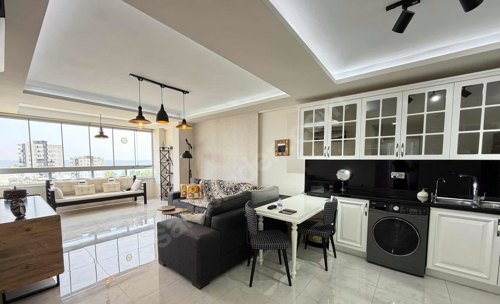 Mersin Mezitli Deniz Mahallesi 2+1 95 m² Doğalgaz Kombili Satılık Daire