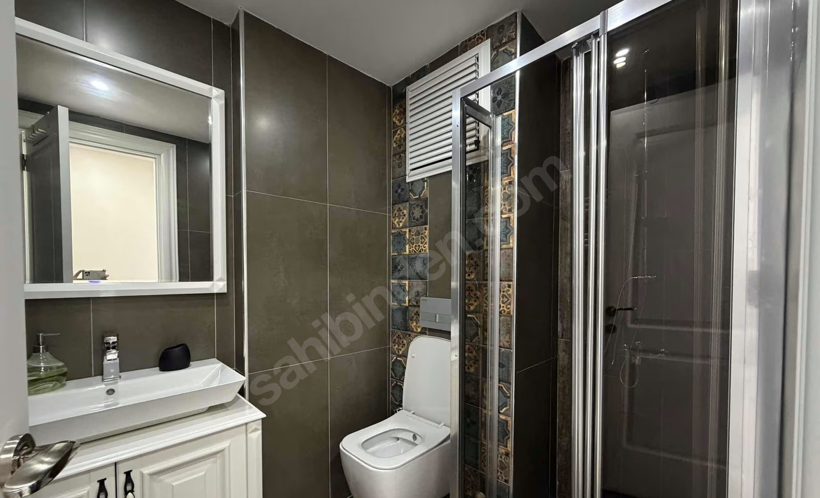 Mersin Mezitli Deniz Mahallesi 2+1 95 m² Doğalgaz Kombili Satılık Daire