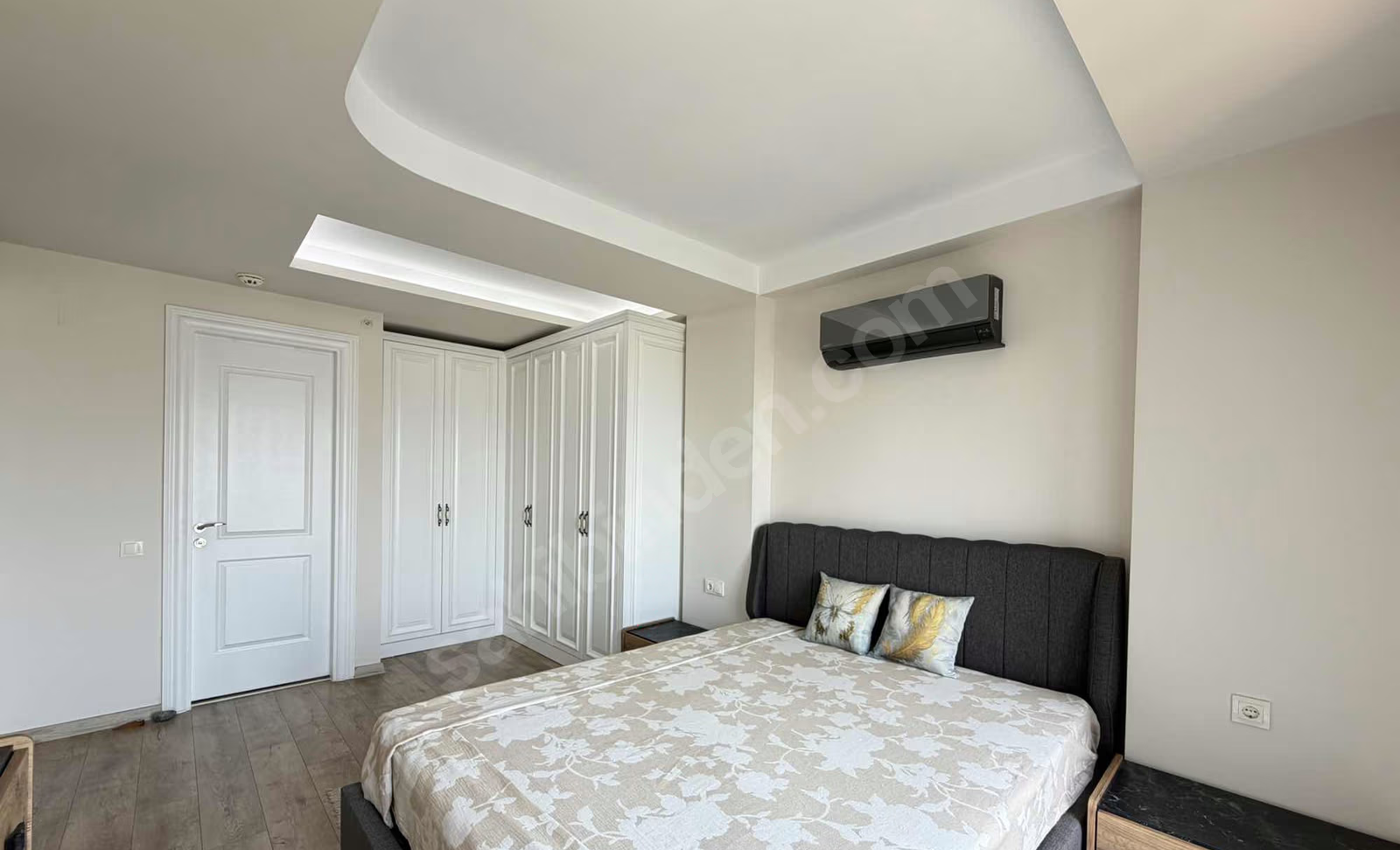 Mersin Mezitli Deniz Mahallesi 2+1 95 m² Doğalgaz Kombili Satılık Daire
