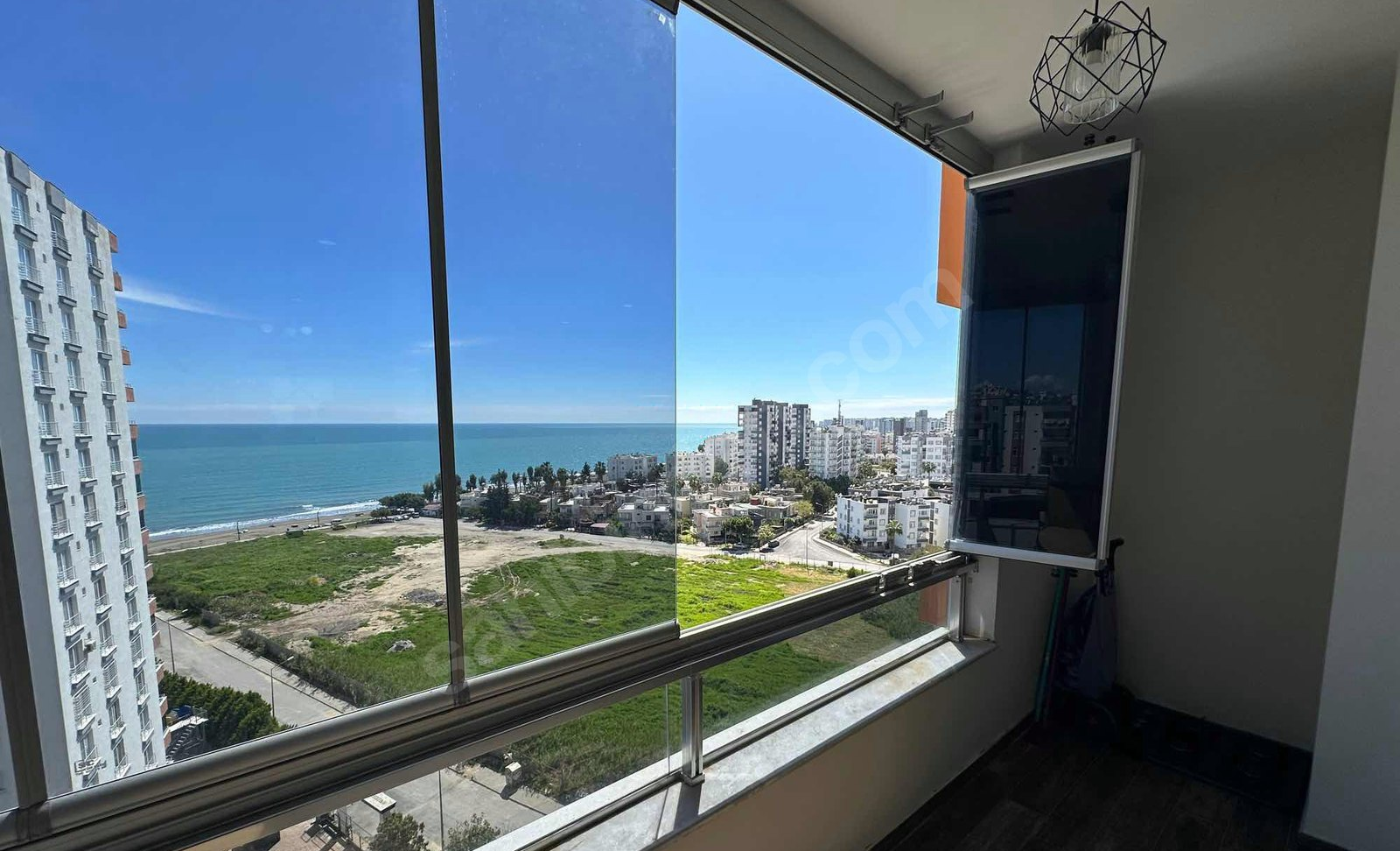 Mersin Mezitli Deniz Mahallesi 3+1 130 m² Doğalgaz Kombili Satılık Daire