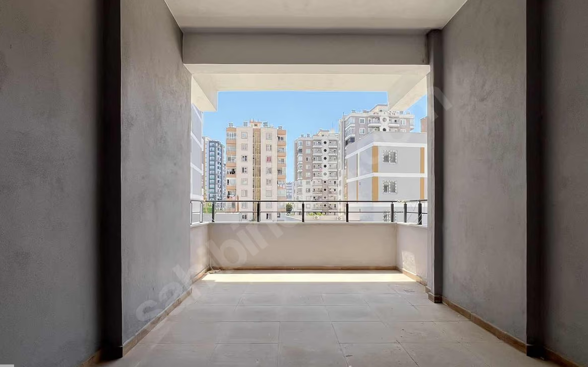 Mersin Mezitli Deniz Mahallesi 3+1 135 m² Doğalgaz Kombili Satılık Daire