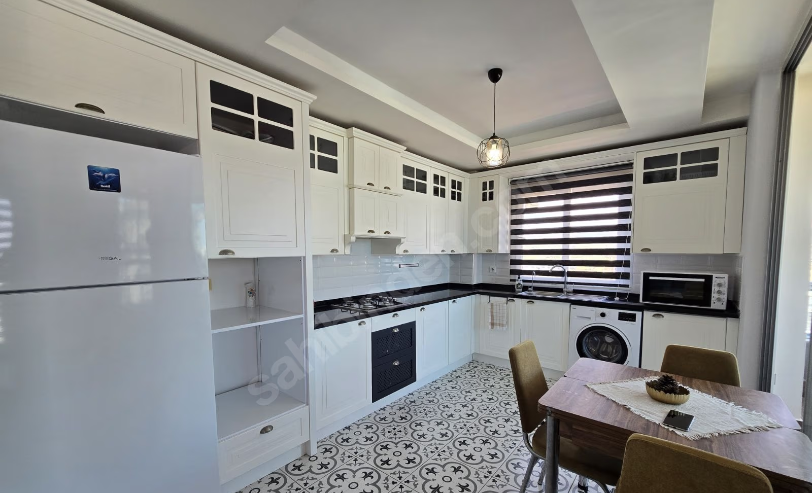 Mersin Mezitli Deniz Mahallesi 3+1 135 m² Doğalgaz Kombili Satılık Daire