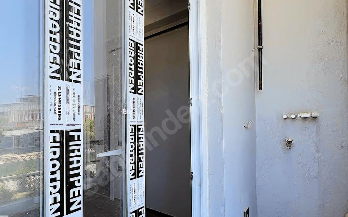 Mersin Mezitli Deniz Mahallesi 3+1 135 m² Doğalgaz Kombili Satılık Daire