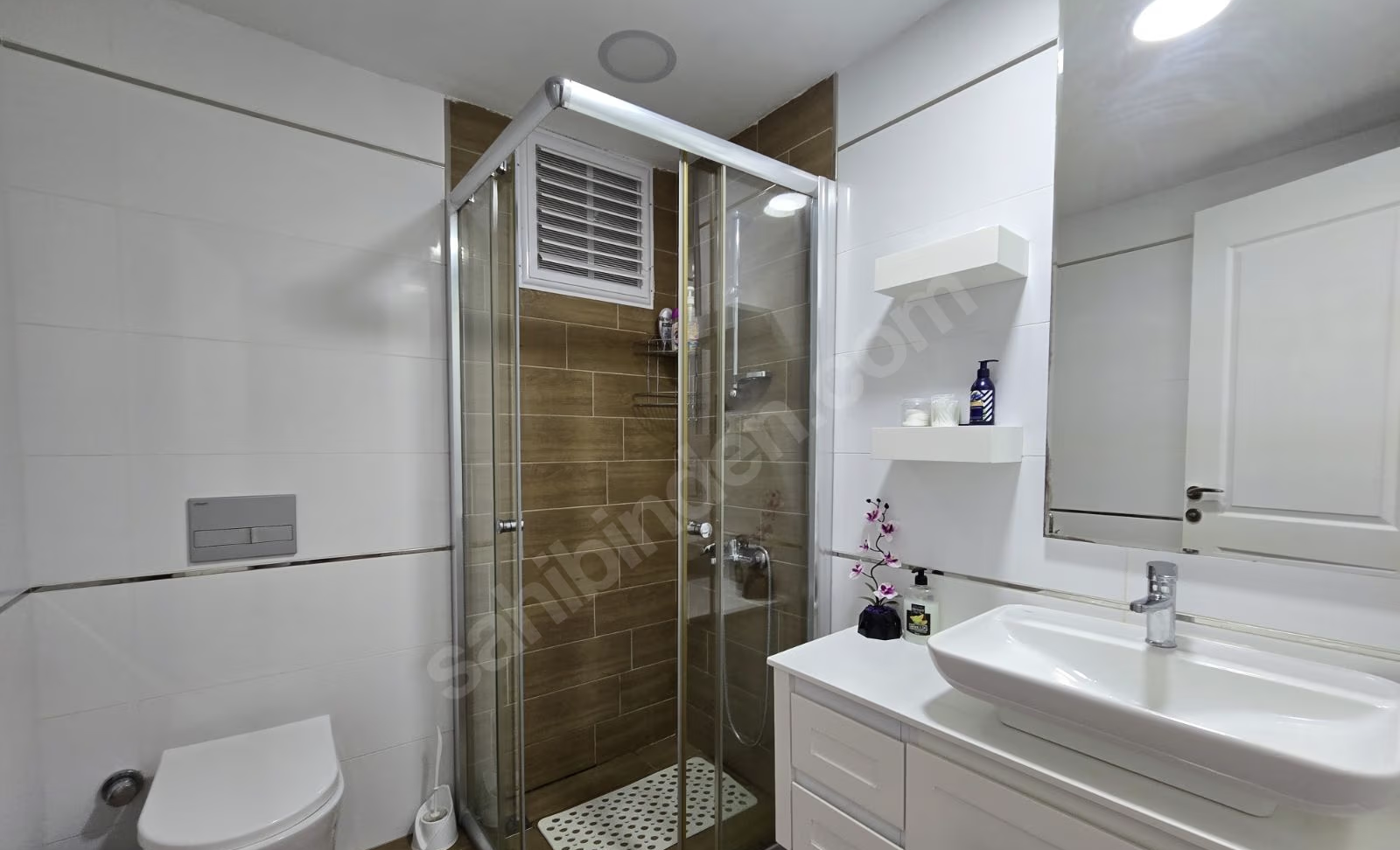 Mersin Mezitli Deniz Mahallesi 3+1 135 m² Doğalgaz Kombili Satılık Daire