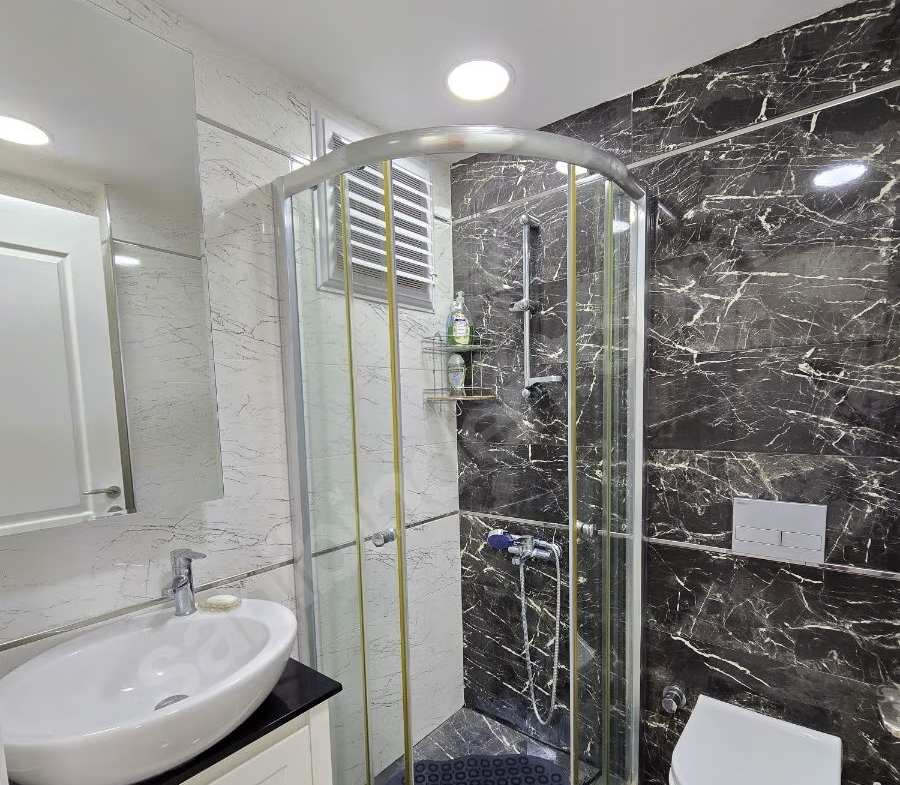 Mersin Mezitli Deniz Mahallesi 3+1 135 m² Doğalgaz Kombili Satılık Daire