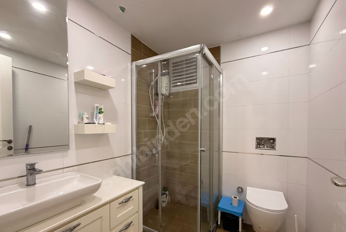 Mersin Mezitli Deniz Mahallesi 3+1 140 m² Doğalgaz Kombili Satılık Daire