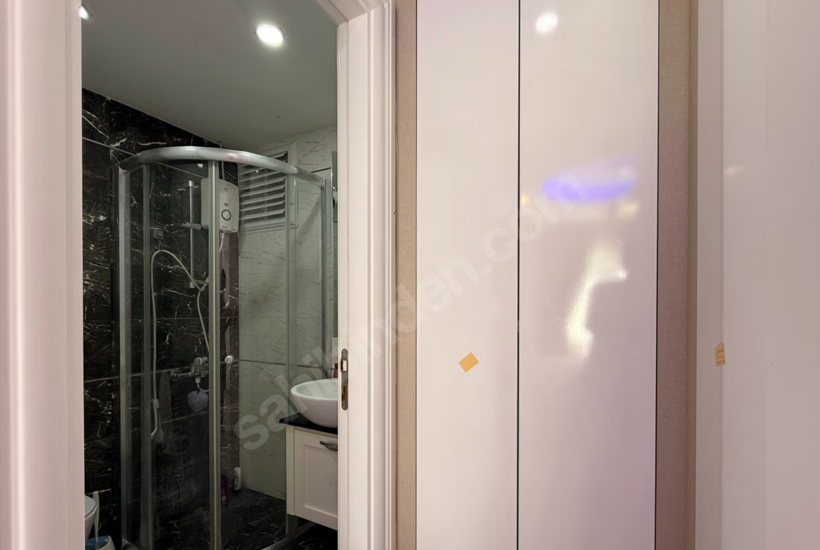 Mersin Mezitli Deniz Mahallesi 3+1 140 m² Doğalgaz Kombili Satılık Daire