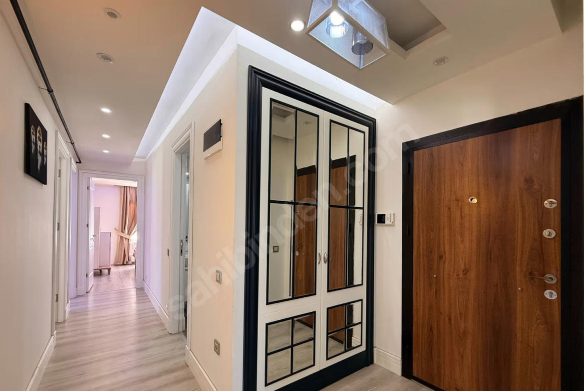 Mersin Mezitli Deniz Mahallesi 3+1 140 m² Doğalgaz Kombili Satılık Daire