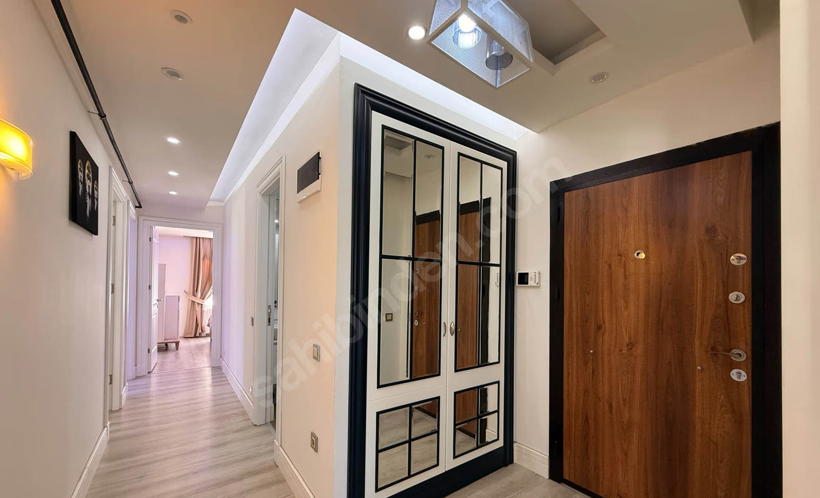 Mersin Mezitli Deniz Mahallesi 3+1 140 m² Doğalgaz Kombili Satılık Daire
