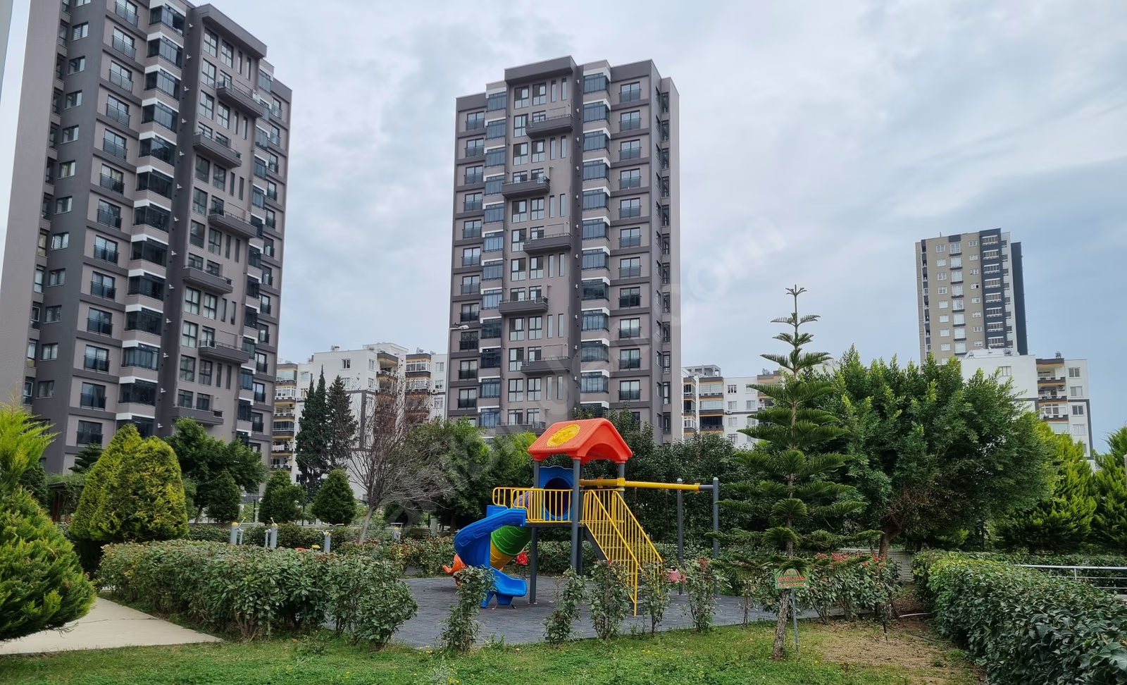 Mersin Mezitli Deniz Mahallesi 3+1 140 m² Doğalgaz Kombili Satılık Daire