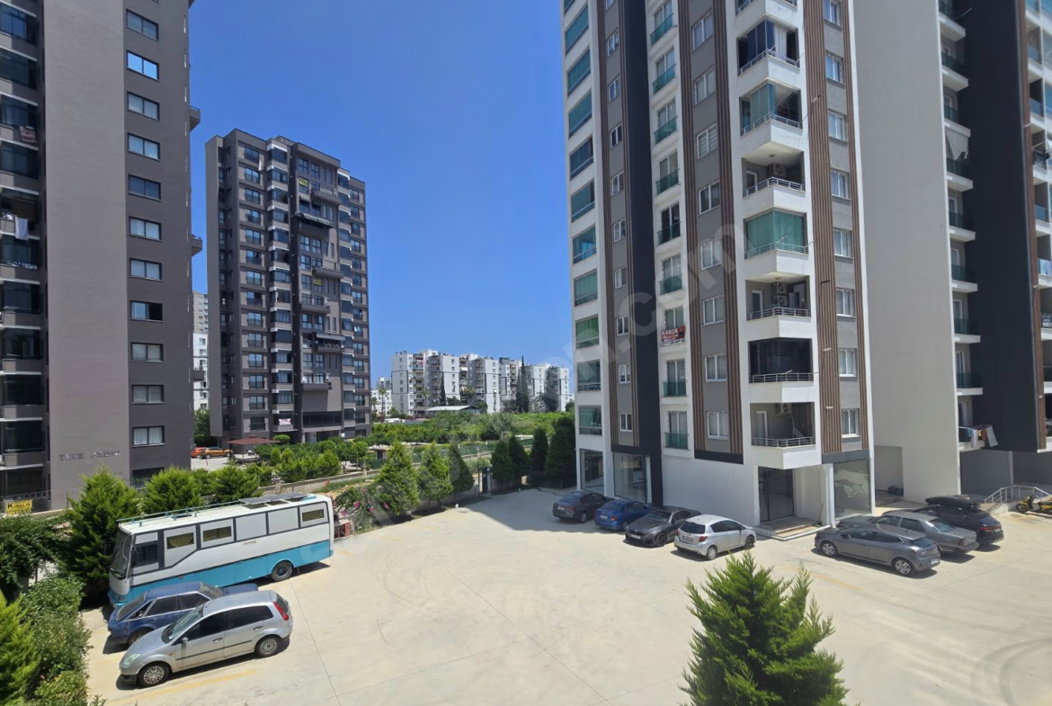 Mersin Mezitli Deniz Mahallesi 3+1 140 m² Doğalgaz Kombili Satılık Daire