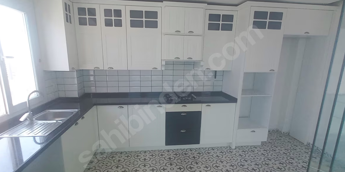 Mersin Mezitli Deniz Mahallesi 3+1 145 m² Klima Kiralık Daire