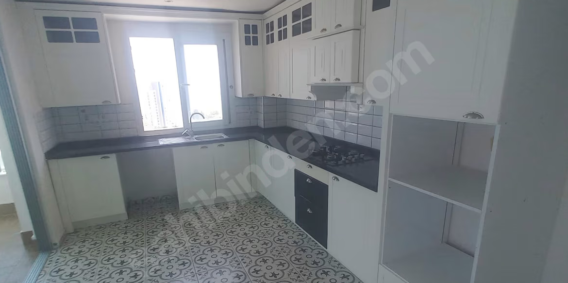 Mersin Mezitli Deniz Mahallesi 3+1 145 m² Klima Kiralık Daire
